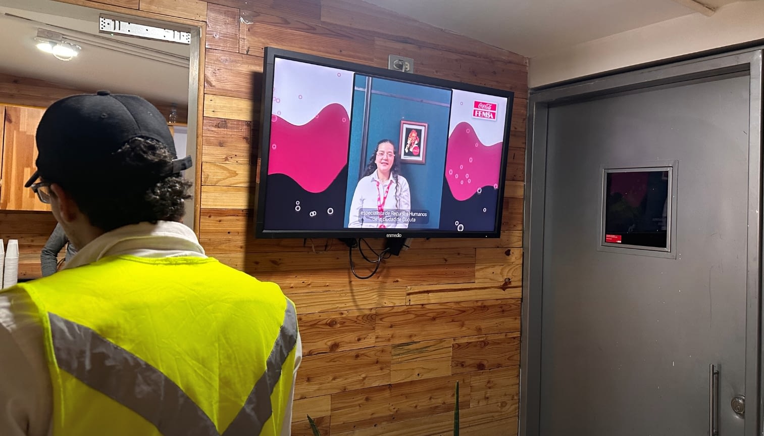 Pantalla Digital instalada en planta de Coca-Cola Femsa en Colombia.